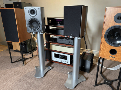 Wilson Benesch Vertex Monitors w/Stands - TRADE-IN