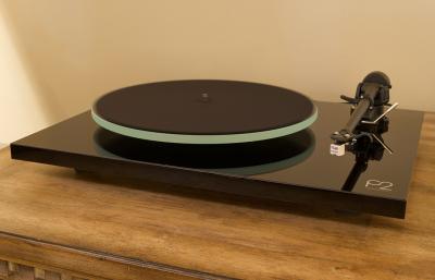 REGA Planar 2 Turntable w/Carbon Cartridge