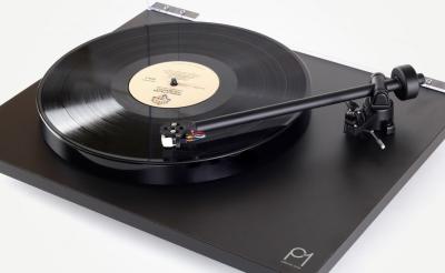 REGA Planar 1 Plus - Includes Fono Mini A2D